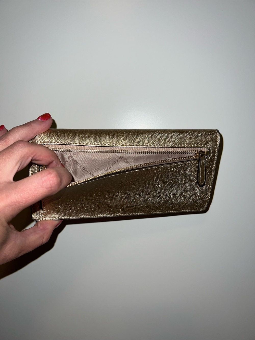 Michael Kors Metallic Gold Saffiano Leather Continental Wallet - Like New Cond - Picture 4 of 7